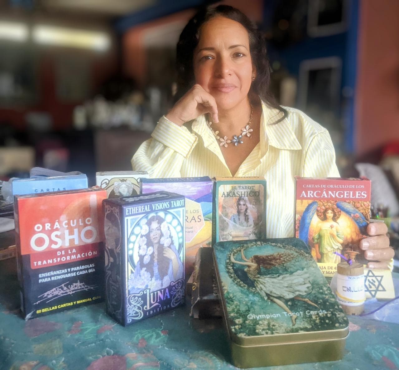 Tarot Akáshico — cartas y oráculos